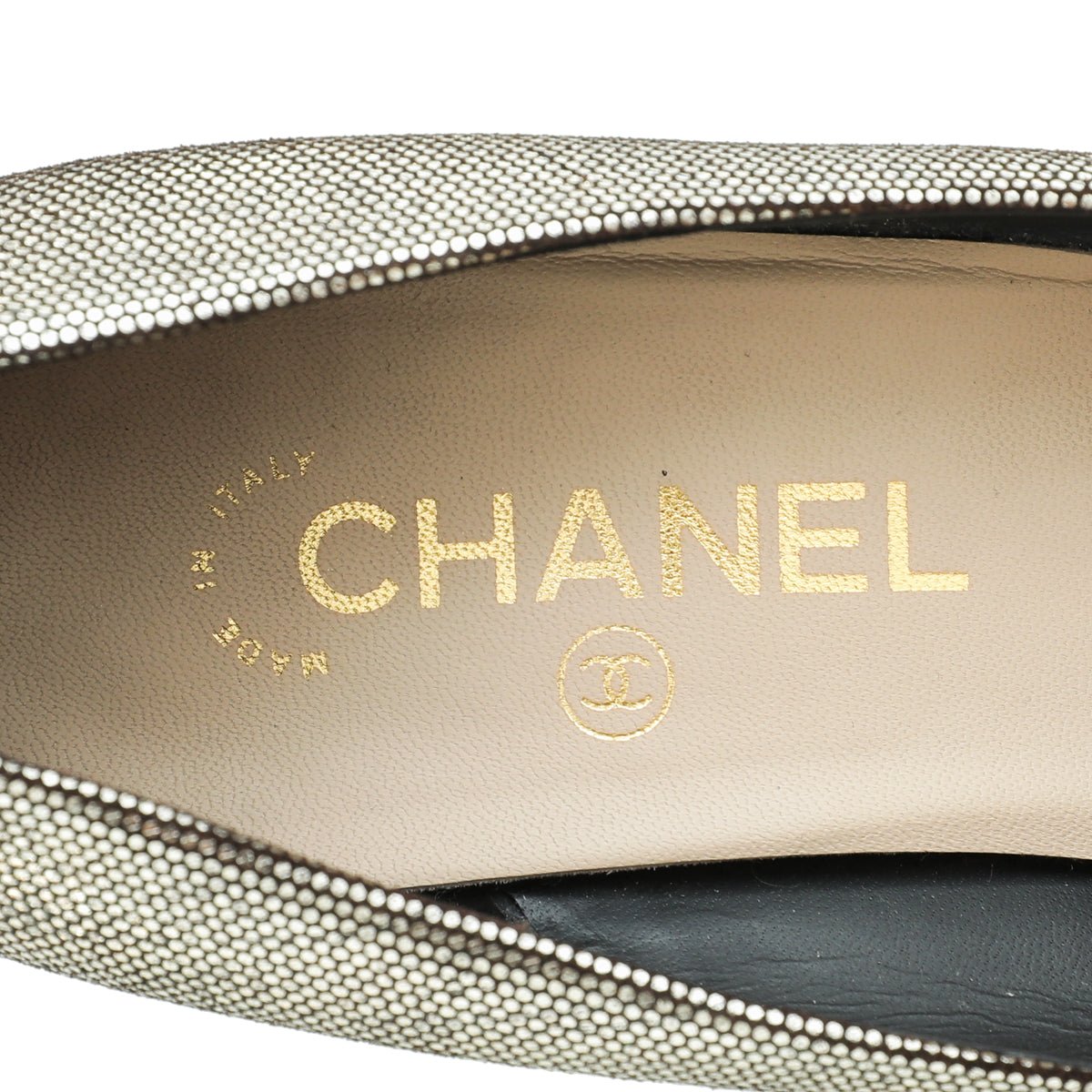 Chanel - Chanel Bicolor Cap Toe CC Pumps 40.5 | The Closet