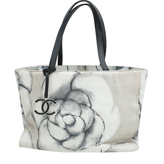 Chanel - Chanel Bicolor CC Camellia Flower Print Large Tote Bag | The Closet