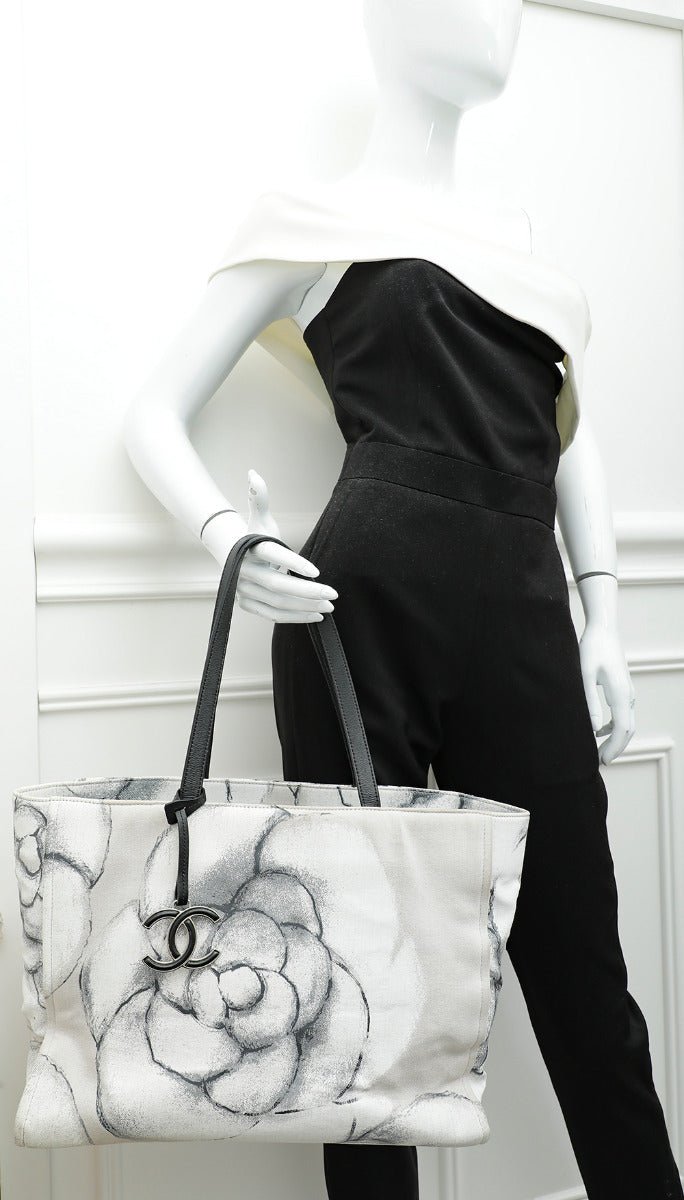 Chanel Bicolor CC Camellia Flower Print Large Tote Bag-Chanel-THE CLOSET