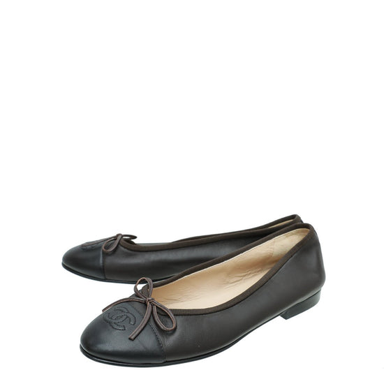 Chanel Black Leather and Patent CC Cap-Toe Bow Ballet Flats Size 38 Chanel
