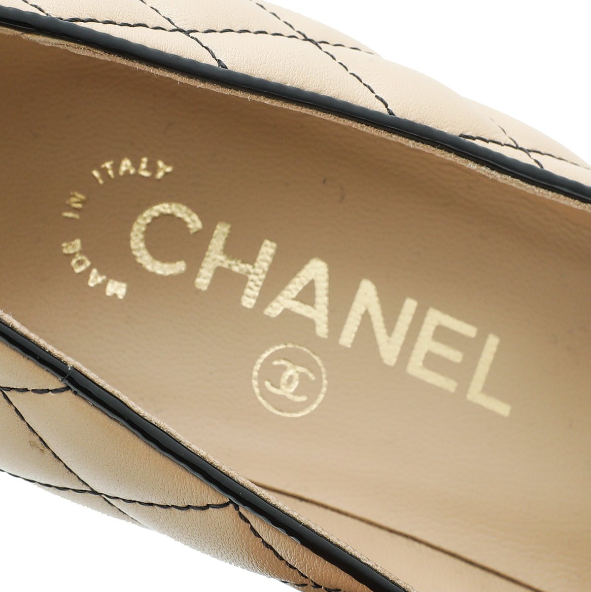 thecloset.uae - Chanel Bicolor CC Cap Toe Quilted Pump 39 | The Closet