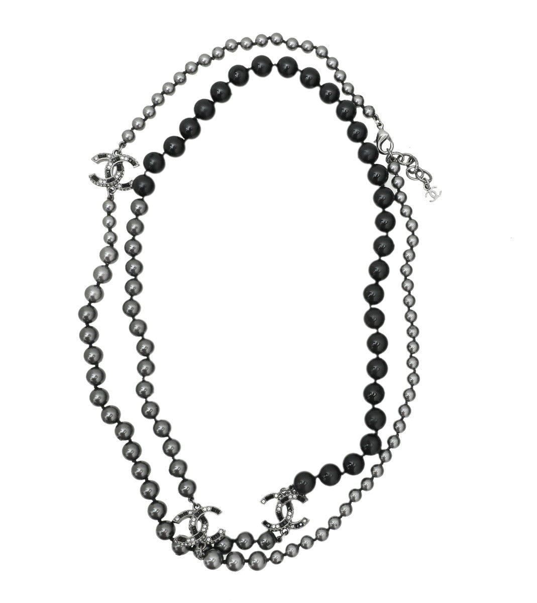 The Closet - Chanel Bicolor CC Pearl Long Necklace | The Closet