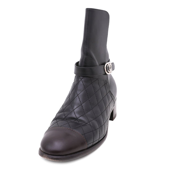 The Closet - Chanel Bicolor CC Quilted Ankle Boots 39.5 | The Closet