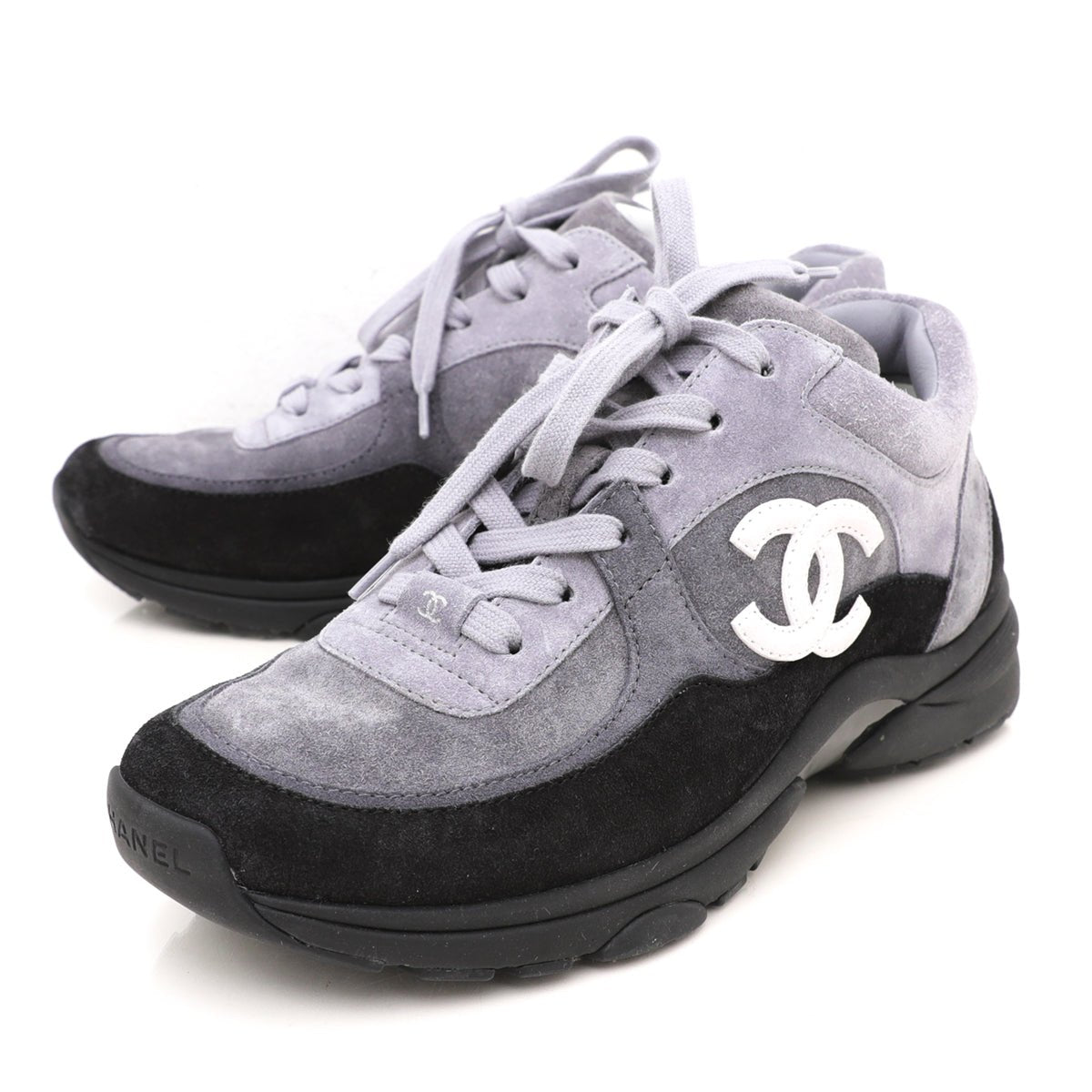 The Closet - Chanel Bicolor CC Suede Low Top Trainer Sneakers 39 | The Closet