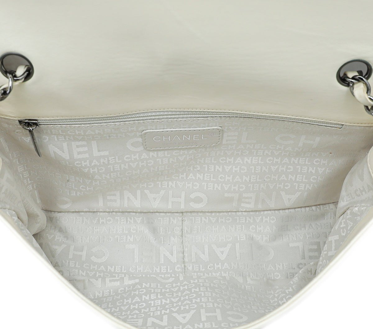 Chanel - Chanel Bicolor Chocolate Bar Kiss Lock Flap Medium Bag | The Closet