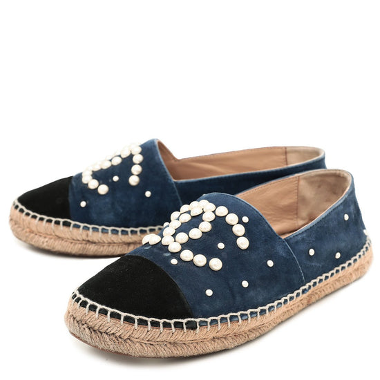 The Closet - Chanel Bicolor Espadrille Pearl CC Embellished 38 | The Closet