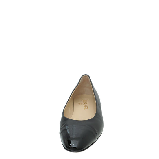 Chanel Cream/Black Leather CC Cap Toe Ballet Flats Size 39 Chanel