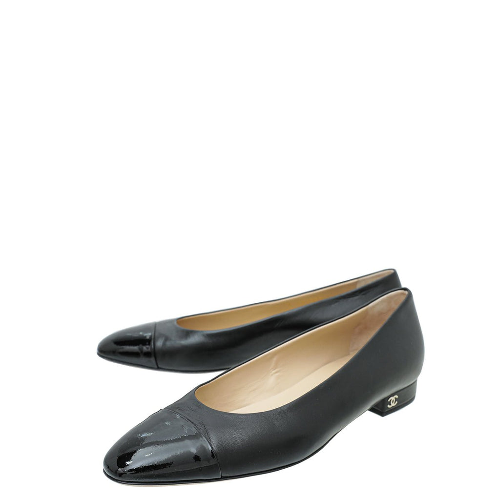 Chanel Black CC Cap Toe Flat Ballerina 39 THE CLOSET