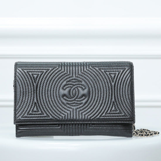 The Closet - Chanel Black CC Chain Bag | The Closet