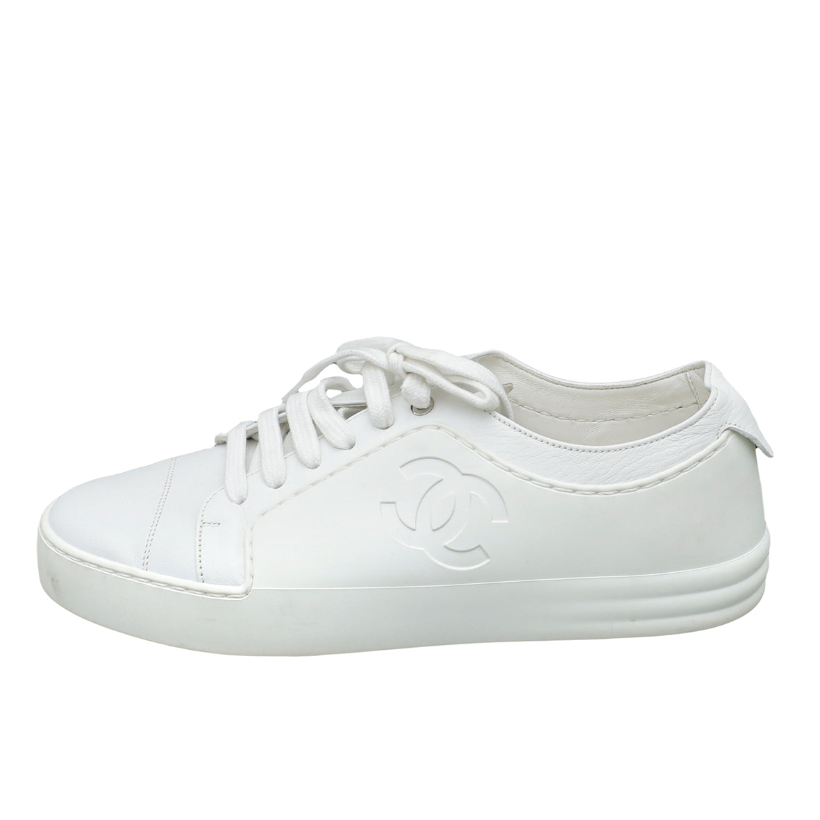 Chanel White CC Low Top Sneaker 36 – THE CLOSET