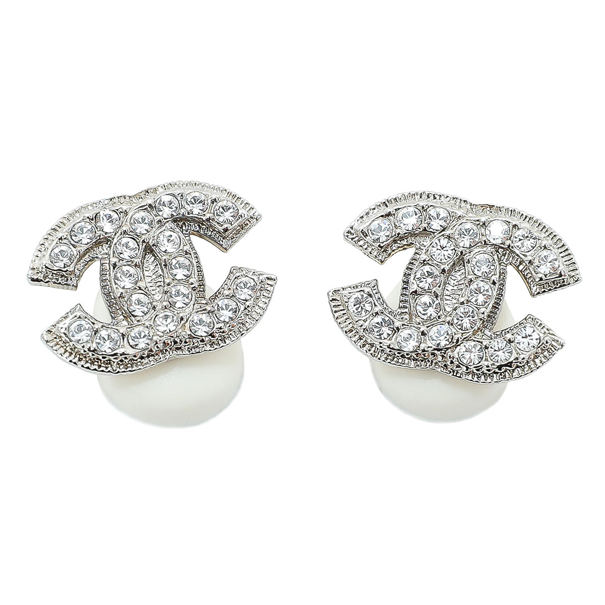 Beautiful new Chanel lined C earrings Silvery Metal ref.538697 - Joli Closet