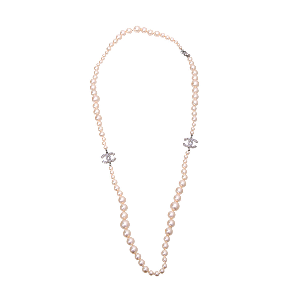 Chanel White CC Graduated Pearl Necklace – The Closet