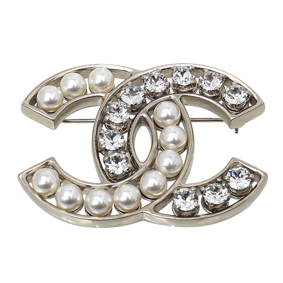 Chanel 2023 Strass CC Heart Brooch - Gold-Plated Pin, Brooches - CHA895511