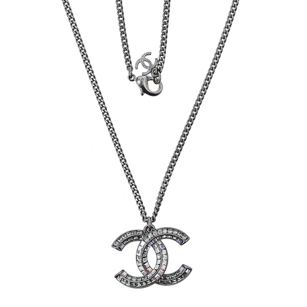 chanel_cc_square_crystal_penda
