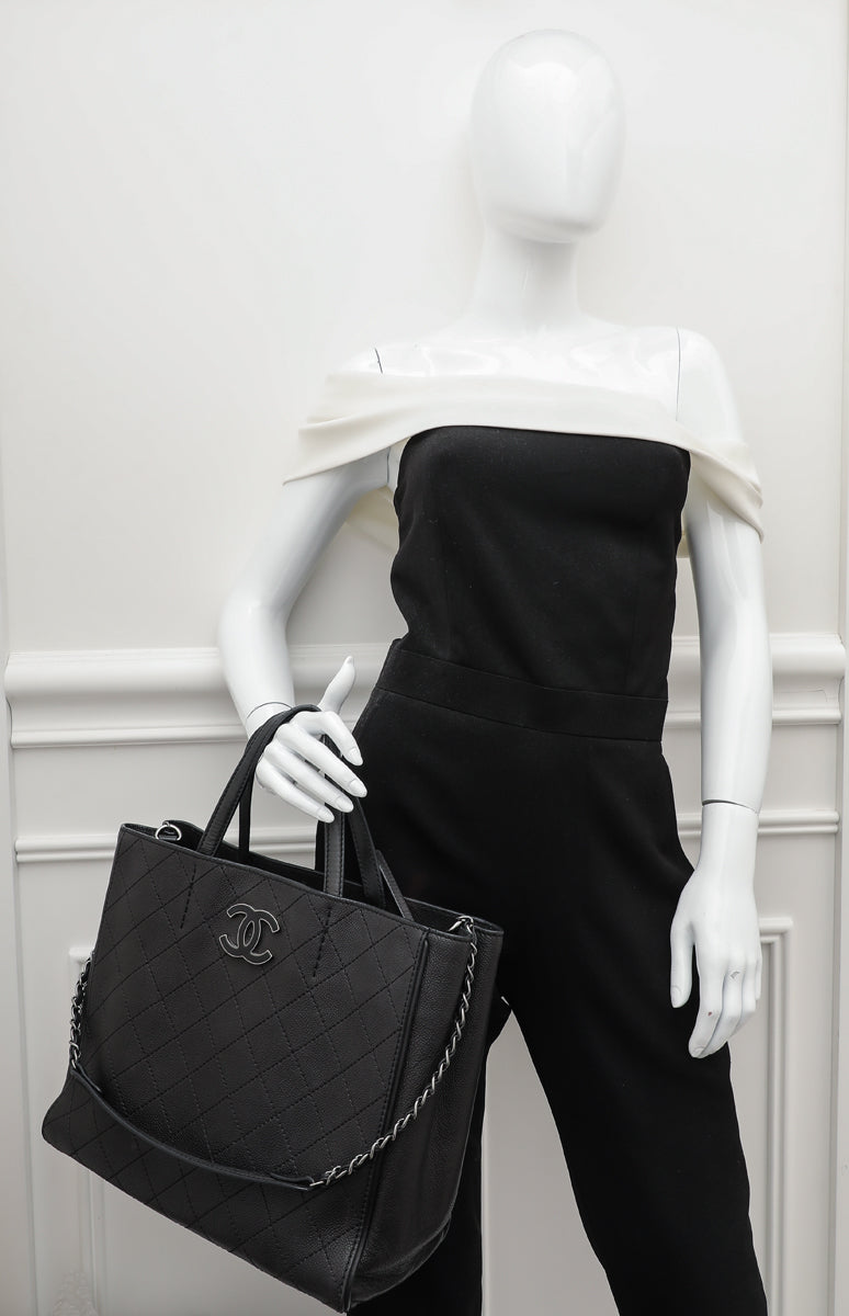 Chanel Black Hampton Convertible Tote Bag – The Closet