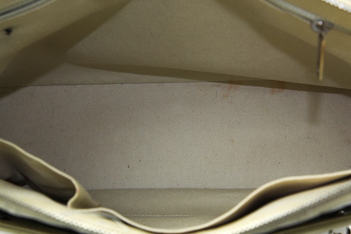 Chanel Off-White Zipped Shoulder Bag-Chanel-THE CLOSET