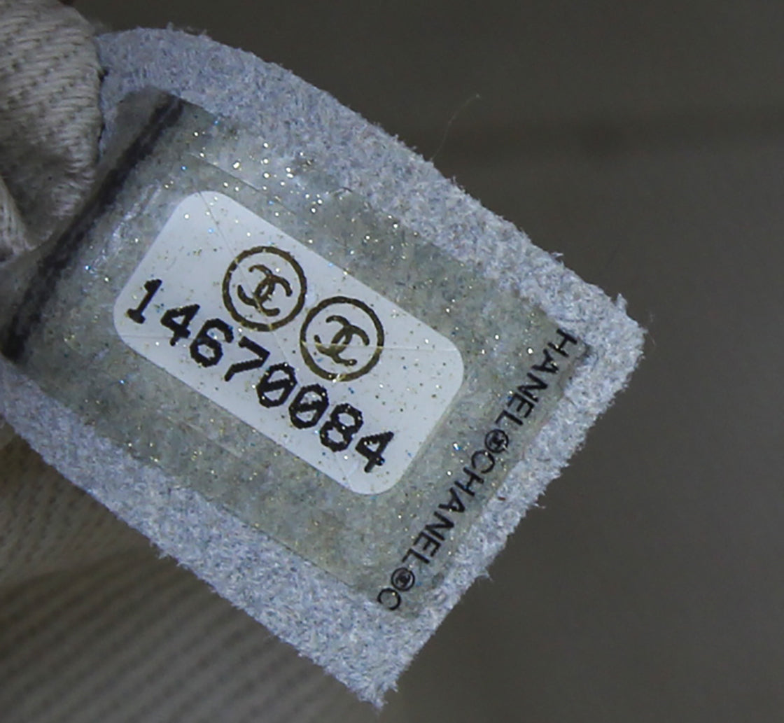 Chanel Off-White Zipped Shoulder Bag-Chanel-THE CLOSET