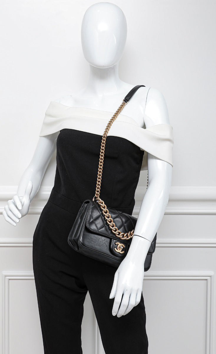 Chanel Black Leather Quilted Tote - 115 For Sale on 1stDibs