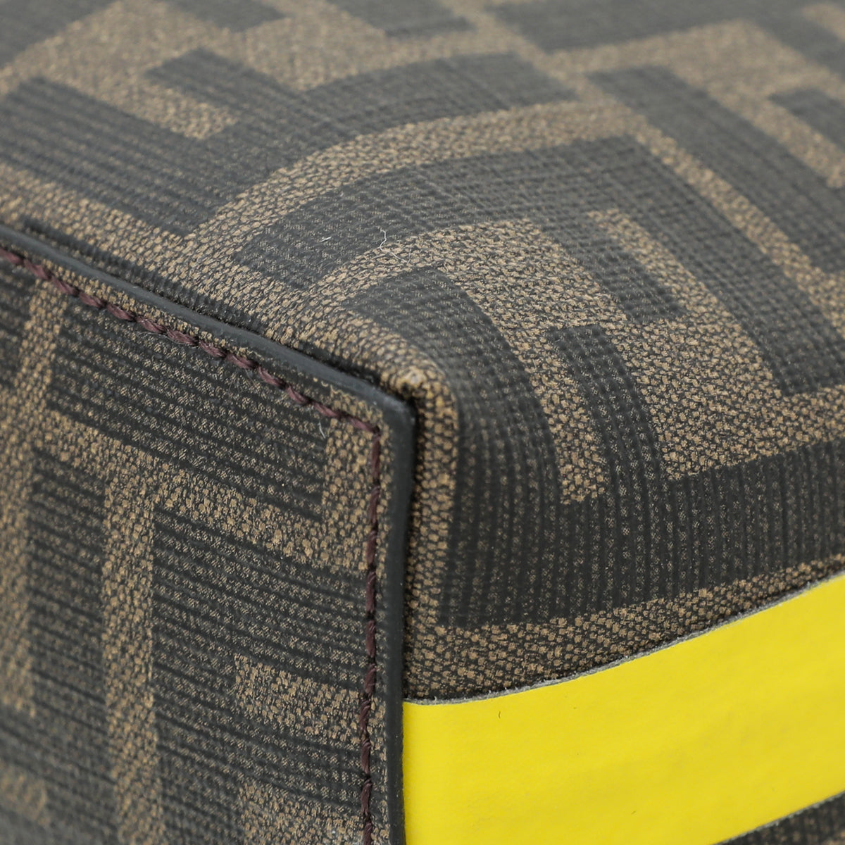 Fendi Bicolor FF Label Logo Medium Pouch – THE CLOSET