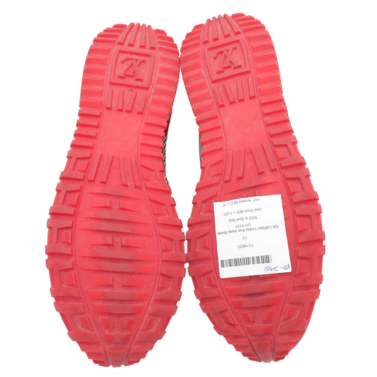 Louis Vuitton Red textile Run Away Sneaker 38.5