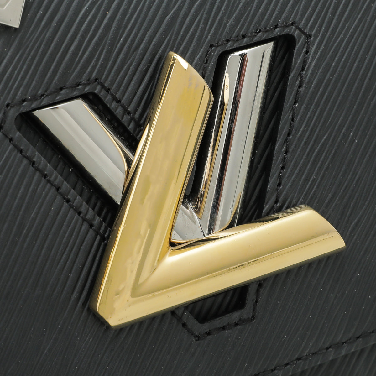 Louis Vuitton Epi Twist Love Lock Mm M52893 Golden Leather Pony-style  calfskin ref.734360 - Joli Closet