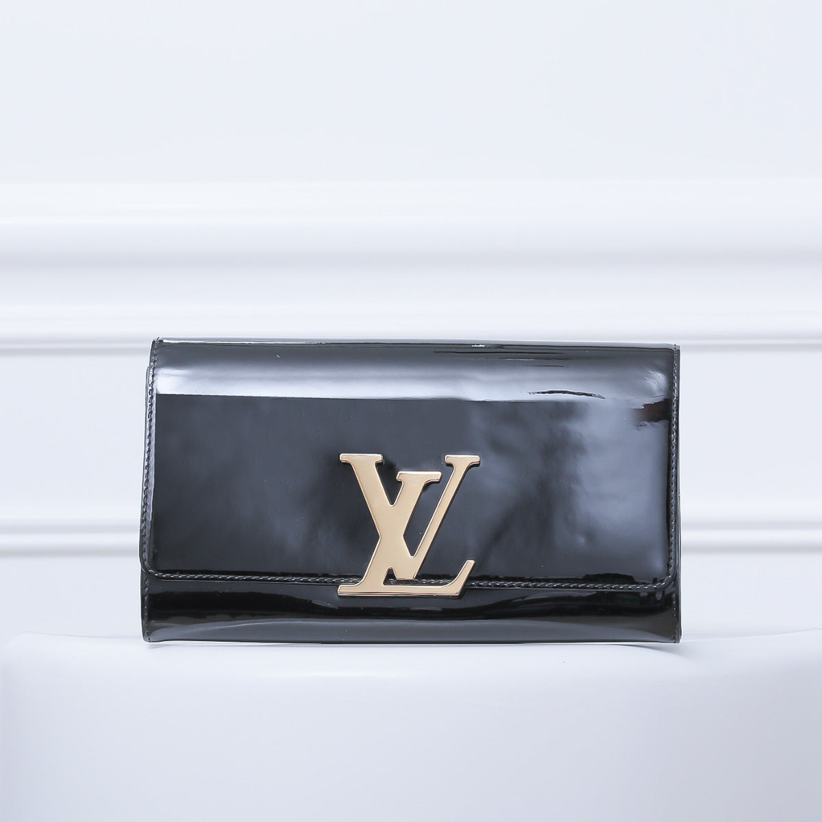Louis Vuitton Noir Louise Vernis Clutch