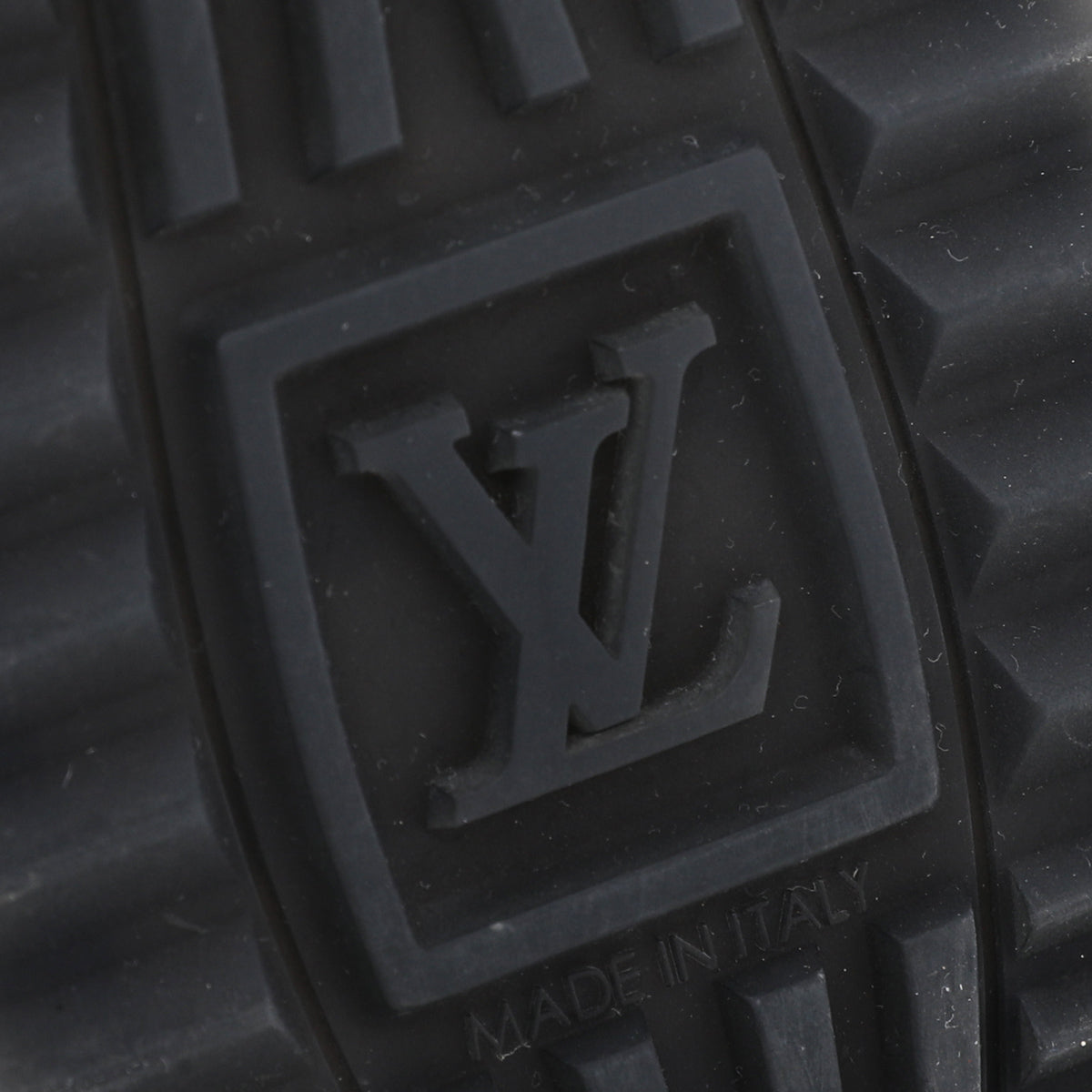 Louis Vuitton Bicolor Monogram Runaway Sneakers 40