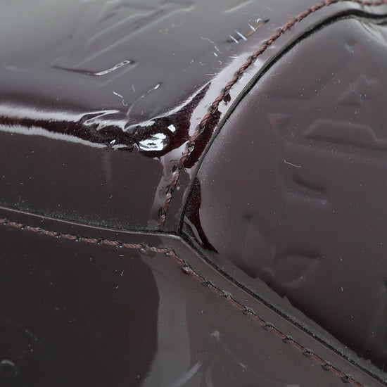 LOUIS VUITTON Amarante Vernis Glossy Patent Calf Leather SoBe Clutch