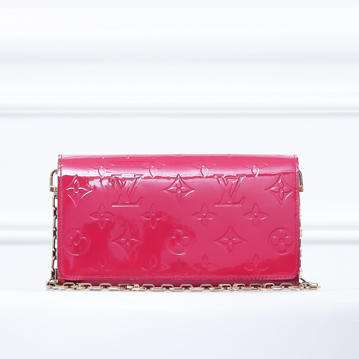 Louis Vuitton Pink Vernis Sarah Chain Clutch
