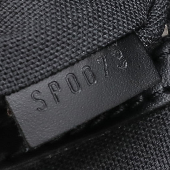 Shop Louis Vuitton TAIGA 2022-23FW Plain Leather Crossbody Bag Logo  Messenger & Shoulder Bags (M30861, M30851, M30850) by Sincerity_m639