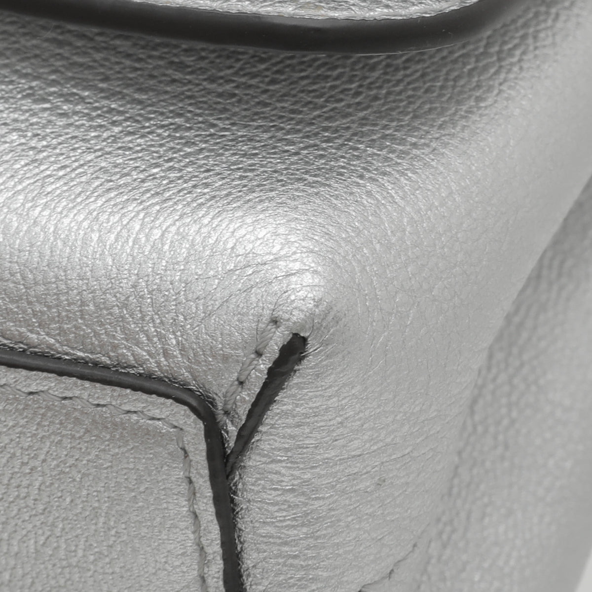 Louis Vuitton Metallic Silver Whipstitch Very Chain Bag – The Closet