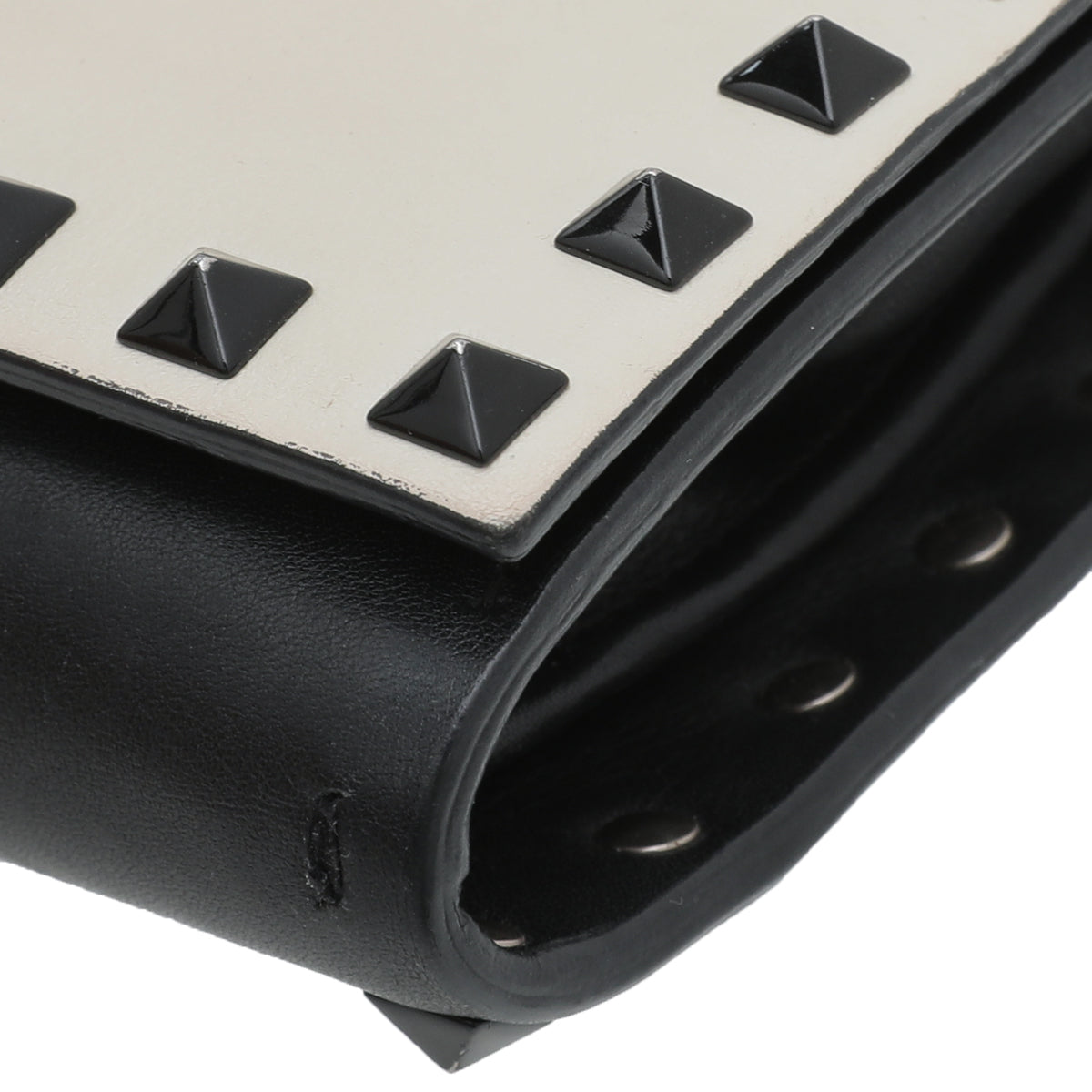 Valentino Bicolor Rockstud Wallet On Chain-Valentino-THE CLOSET